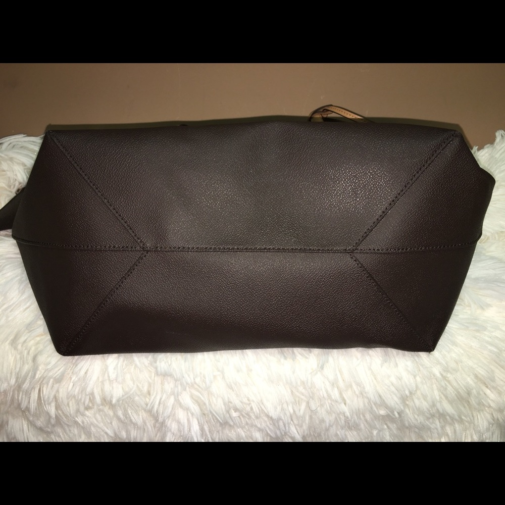 Michael Kors Tote! EUC/new - Picture 3 of 8